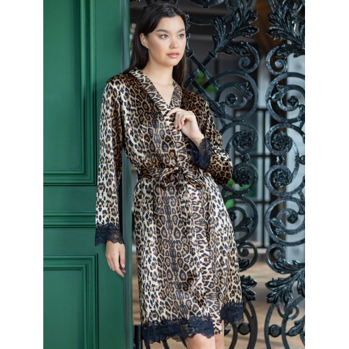 Соблазнительный халатик с леопардовым принтом