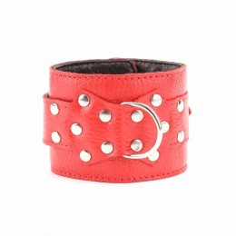 Красные кожаные наручники