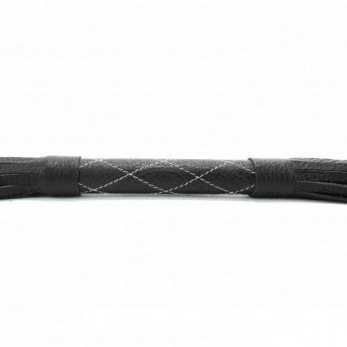 Аккуратная чёрная плетка  из натуральной кожи - 60 см.
