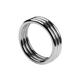 Металлическое кольцо на пенис