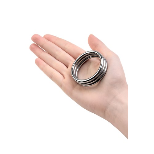 Металлическое кольцо на пенис