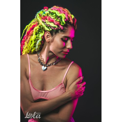 Серебристый ошейник Embrace с ключиком