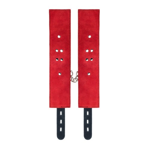 Красно-черные оковы на ноги из кожи