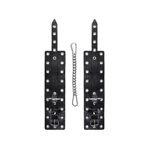 Черные кожаные однослойные оковы с люверсами