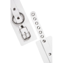 Белые мягкие кожаные наручники с люверсами