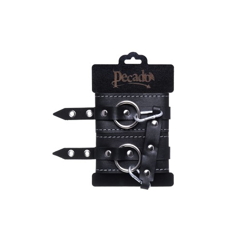 Черные двухслойные кожаные оковы с белой строчкой