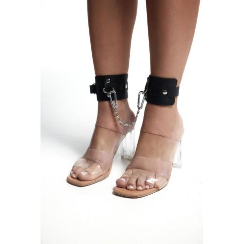 Черные кожаные оковы с хромированной фурнитурой