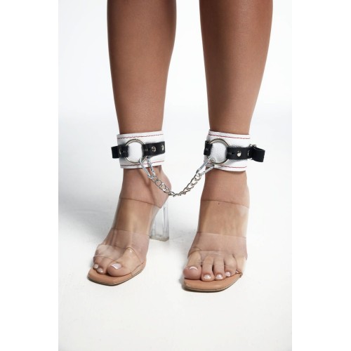 Бело-красные кожаные оковы