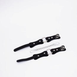 Черные кожаные оковы с кольцом