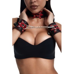 Черные кожаные наручники с красным декором и строчкой