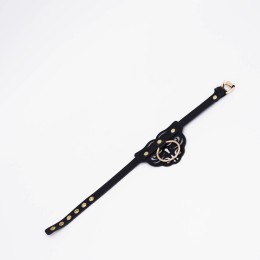 Черный фигурный кожаный ошейник с золотистой фурнитурой