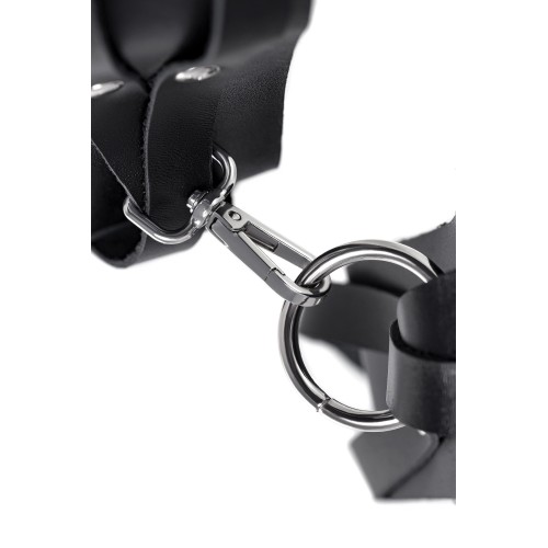 Черные кожаные оковы с двумя перекрёстными ремешками