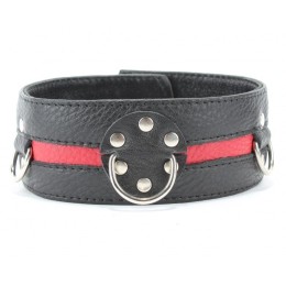 Чёрный кожаный ошейник с красной полосой и кольцами