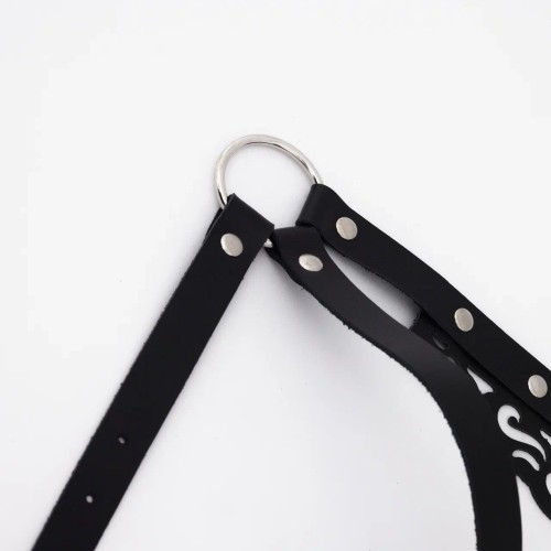 Черная резная портупея с клепками