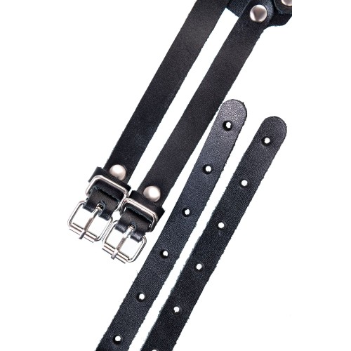 Черный кожаный пояс с кольцами