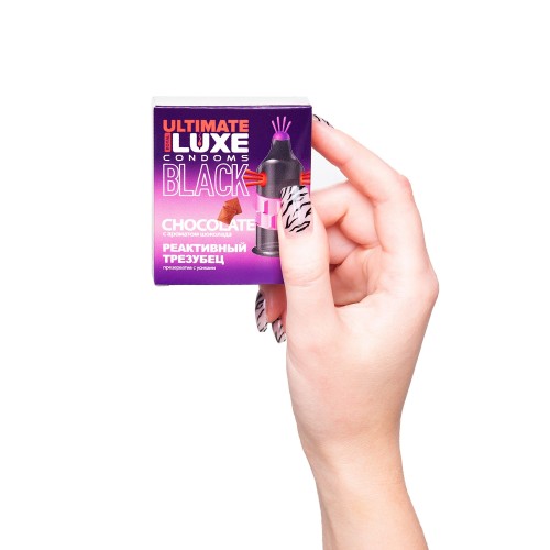 Черный стимулирующий презерватив «Реактивный трезубец» с ароматом шоколада - 1 шт.